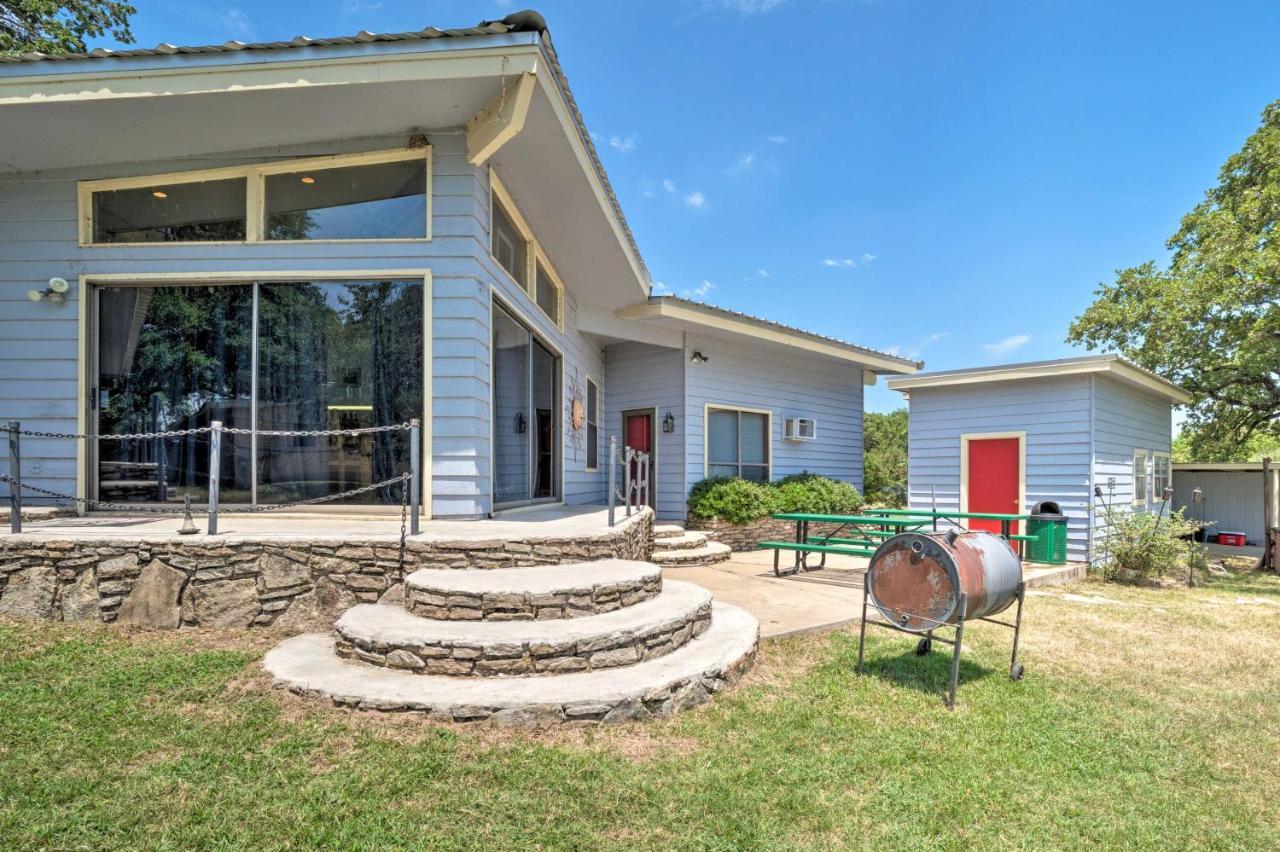 Rustic Lake Buchanan Hideaway With Game Room And Grill Tow Exterior photo